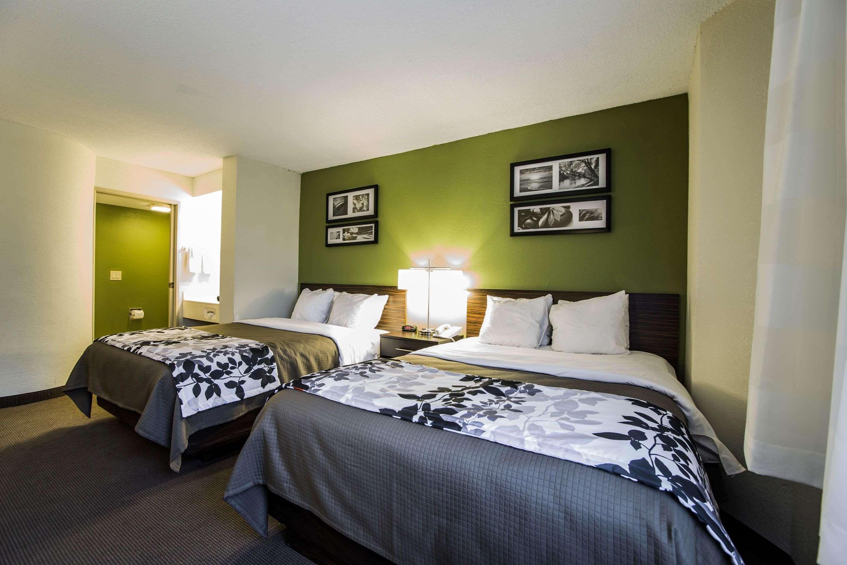 Sleep Airport West 3*