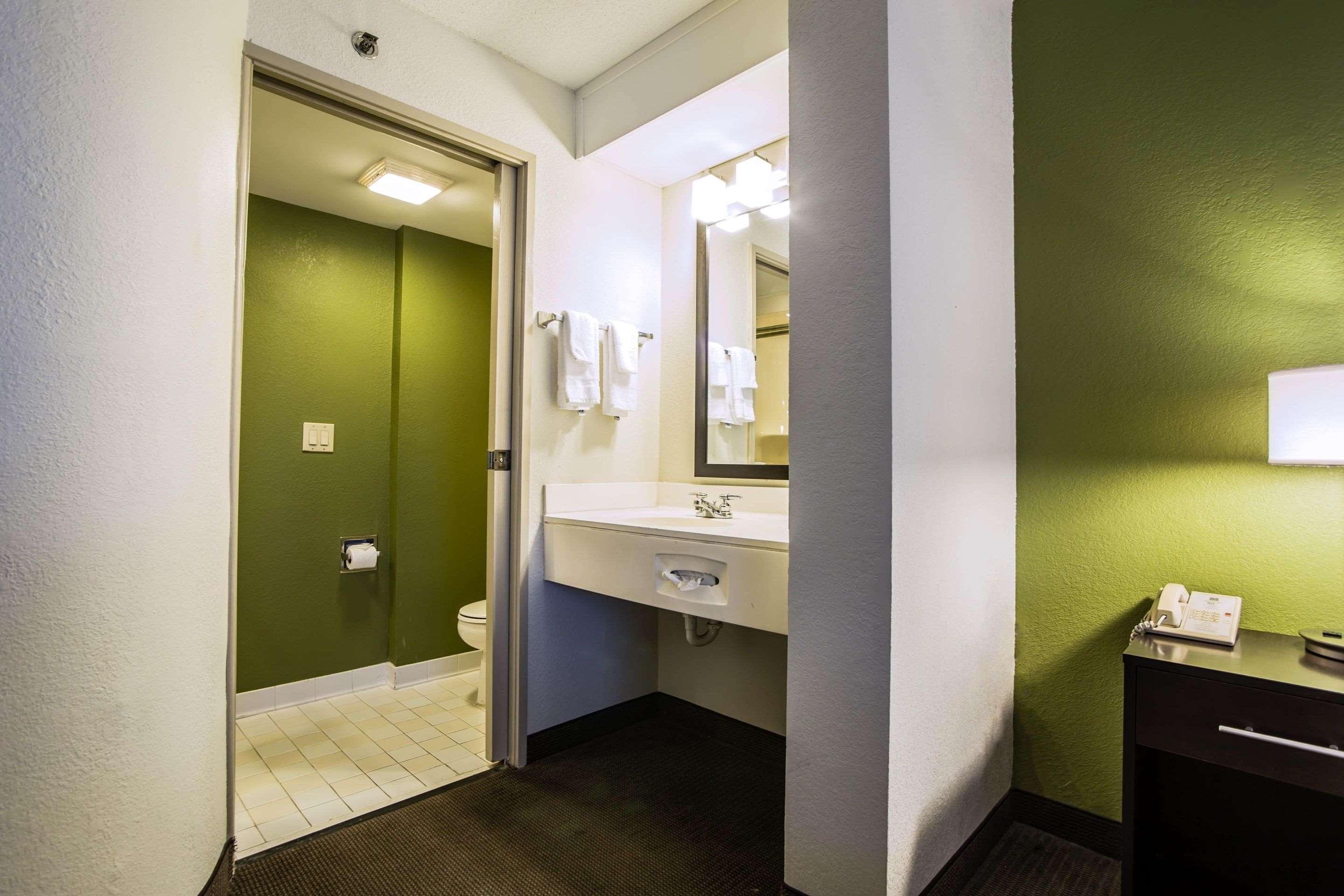 Gasthof Sleep Airport West 3*