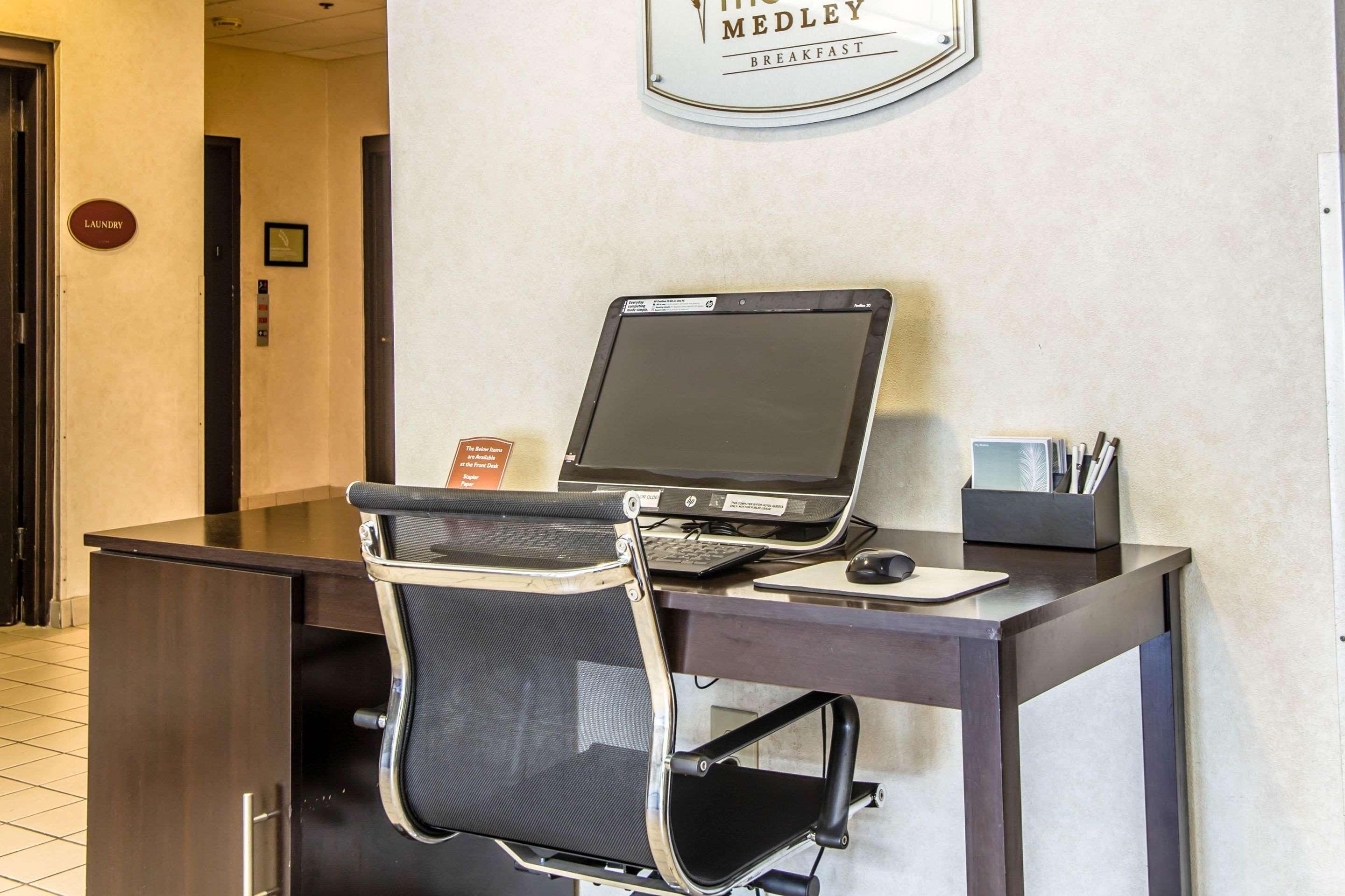 Gasthof Sleep Airport West 3*