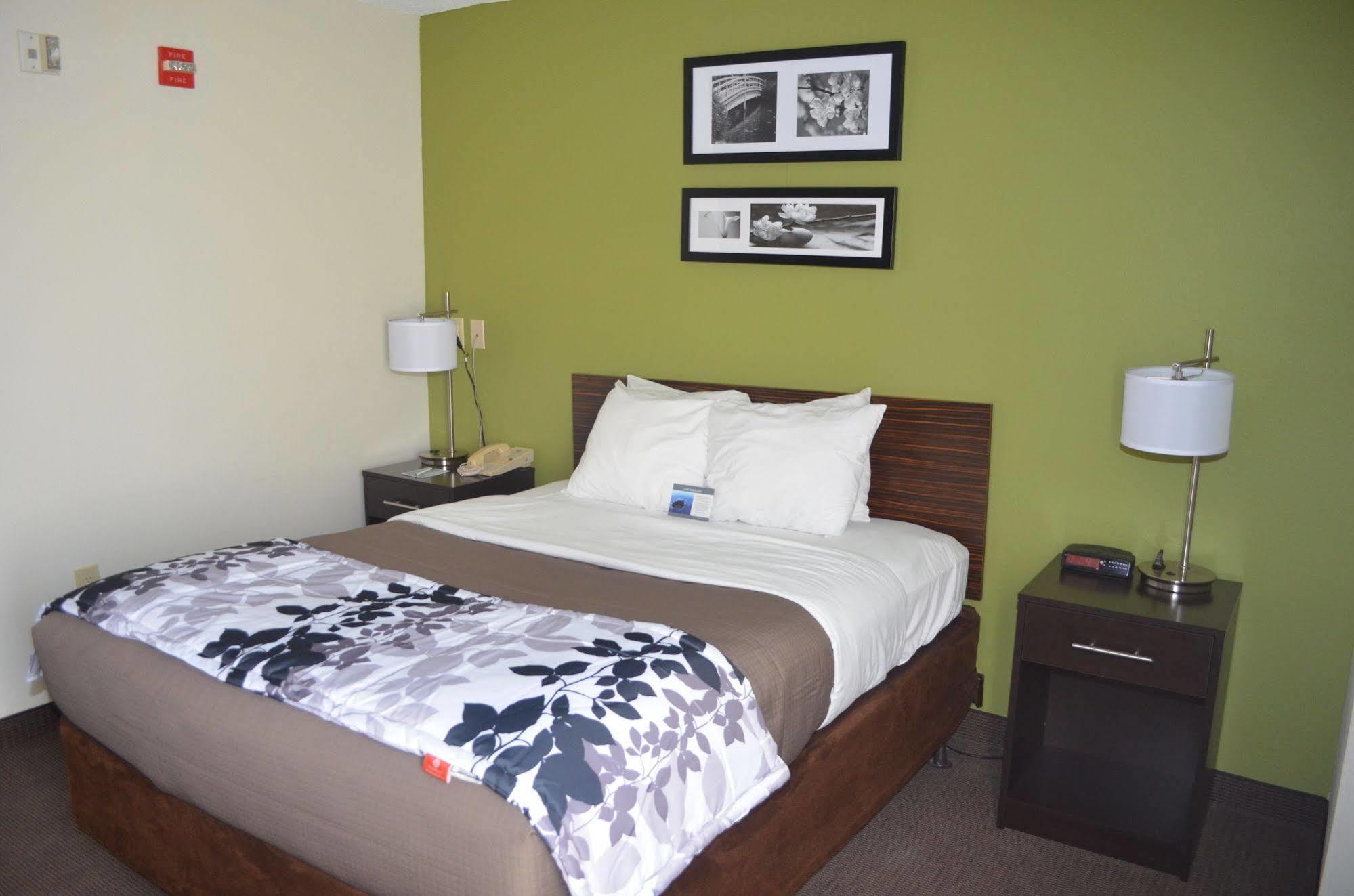 Sleep Airport West 3* Columbia